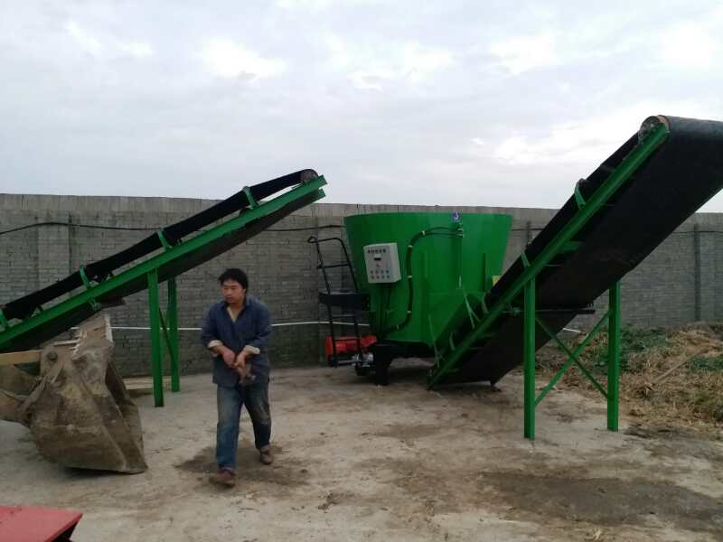 內(nèi)蒙古某公司購買青貯取料機 內(nèi)蒙古某公司購買青貯取料機